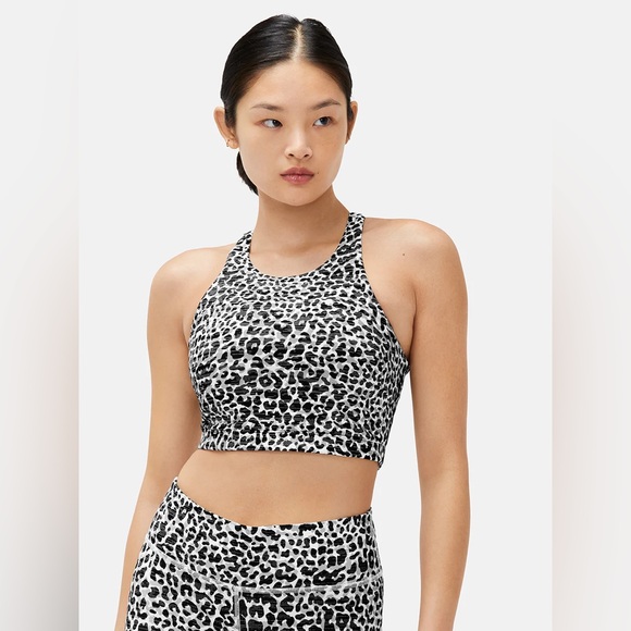 OV TechSweat Workout Set — Snow Leopard - Picture 2 of 10